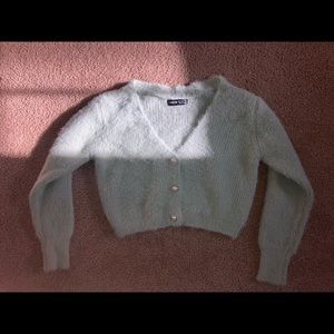 Women’s cropped sweater/cardigan BRAND NEW W/O tag never worn